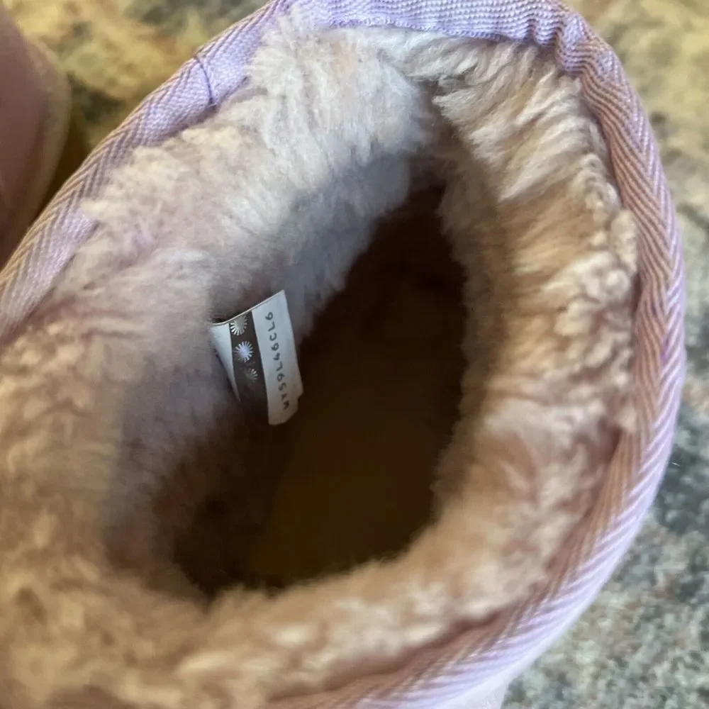 Youth’s UGG Boots Classic Mini II Sz 4 Pinkish Purple Suede Ankle Booties - Picture 11 of 12
